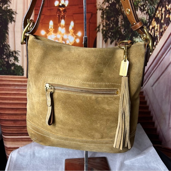 Coach Vintage Suede Tan Shoulder Bag, adjustable strap, tassel metal logo charm - Picture 8 of 17